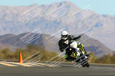 media/Jan-09-2022-SoCal Trackdays (Sun) [[2b1fec8404]]/Turn 14 (10am)/